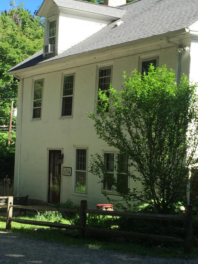 Innkeeper'S Place B&B Stafford Экстерьер фото