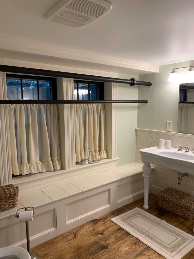 Innkeeper'S Place B&B Stafford Экстерьер фото